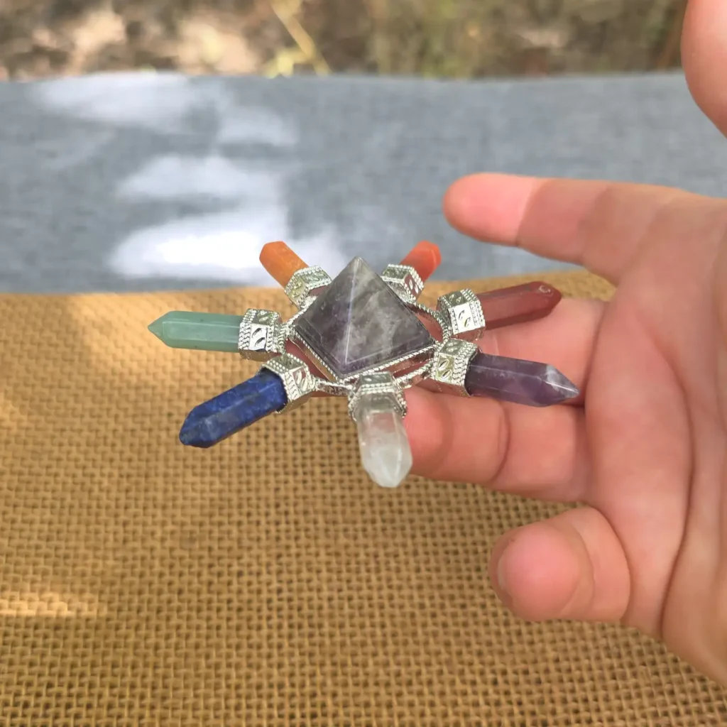 פרמידת קריסטל 7 צ'אקרות